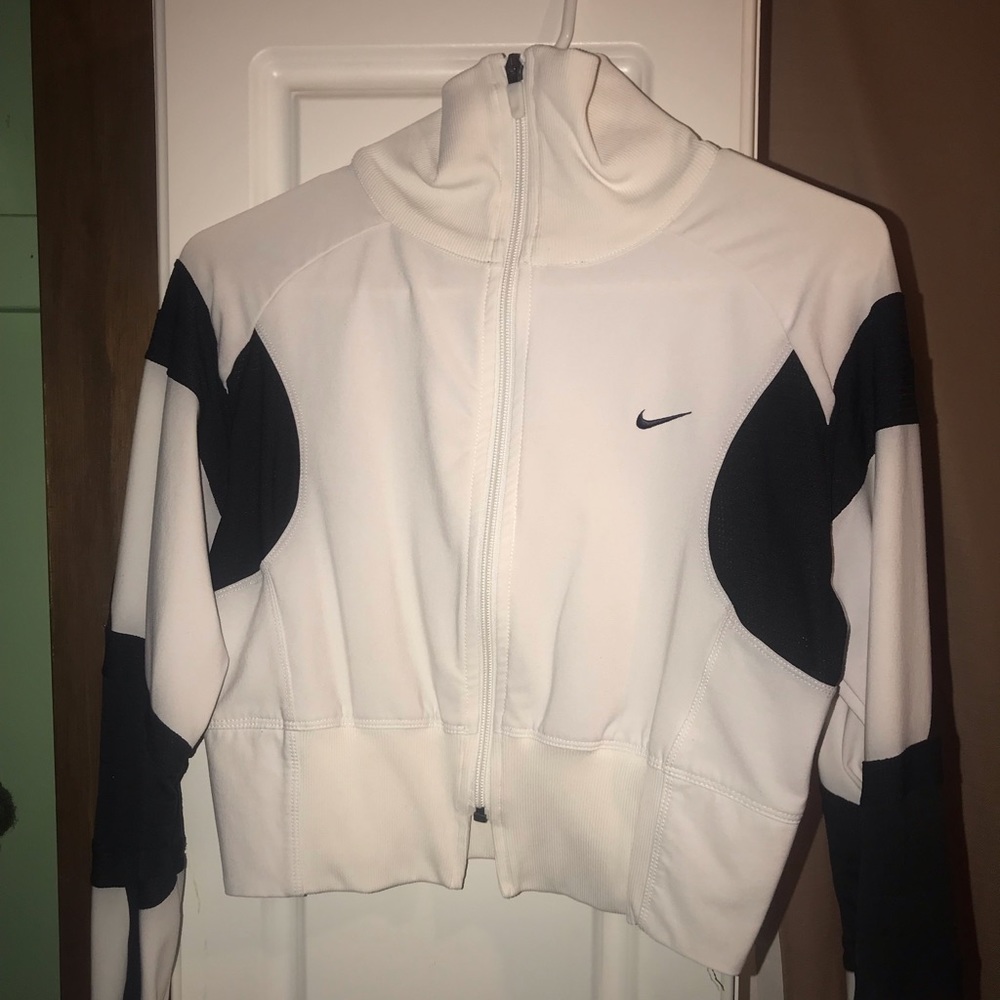 Retro cropped Nike jacket only worn once